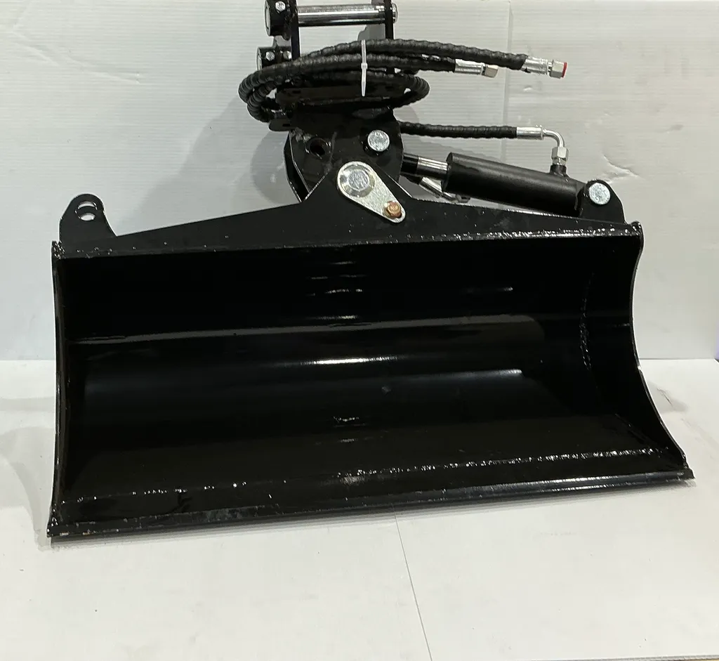 3.5 Ton Mini-Ex Tilt Bucket 1000MM - 40" Double Cylinder
